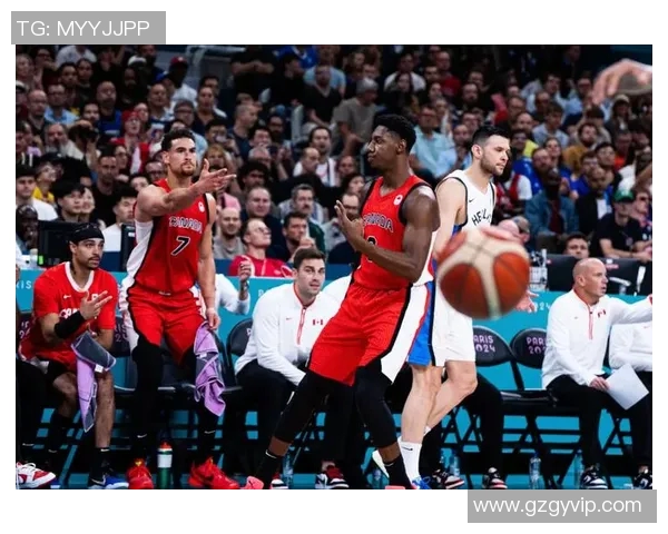 意大利男篮与加拿大队激战正酣谁将赢得这场精彩对决